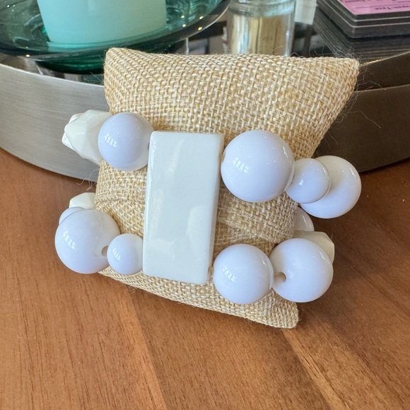 Subversive Large Lucite Beaded Stretch Bracelet - Picture 13 of 14